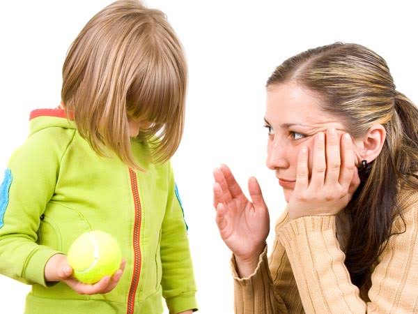 طرز رفتار صحیح با کودکان فضول و خبرچین